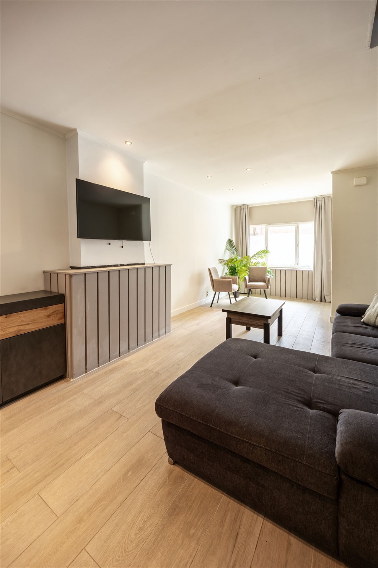 Lichtrijke, gerenoveerde woning in Boom