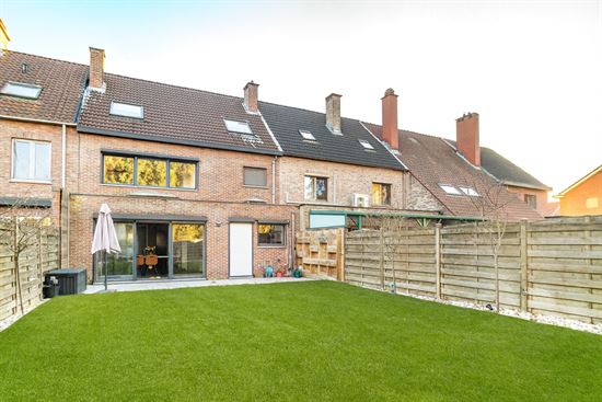 Instapklare, brede woning met uniek groen uitzicht