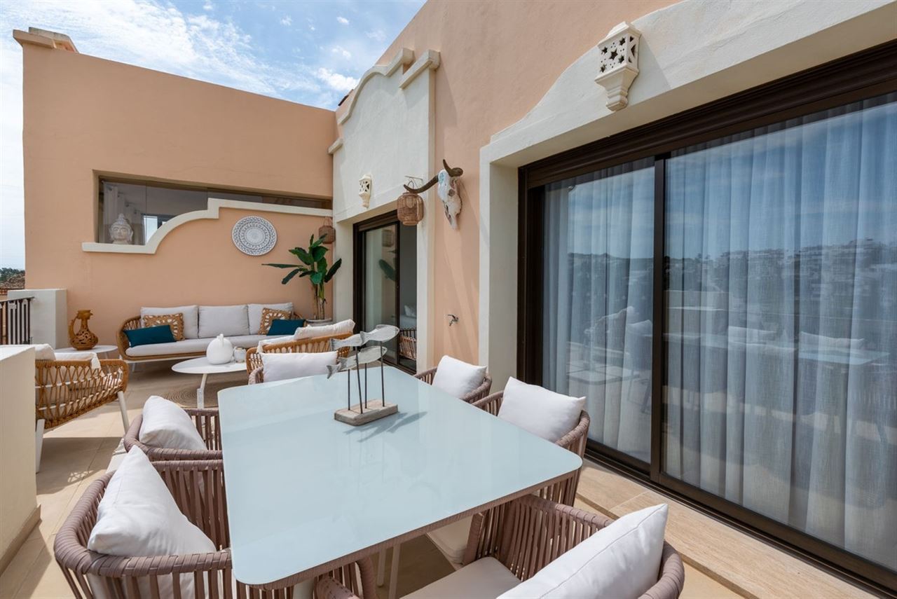 Duplex penthouse in Estepona