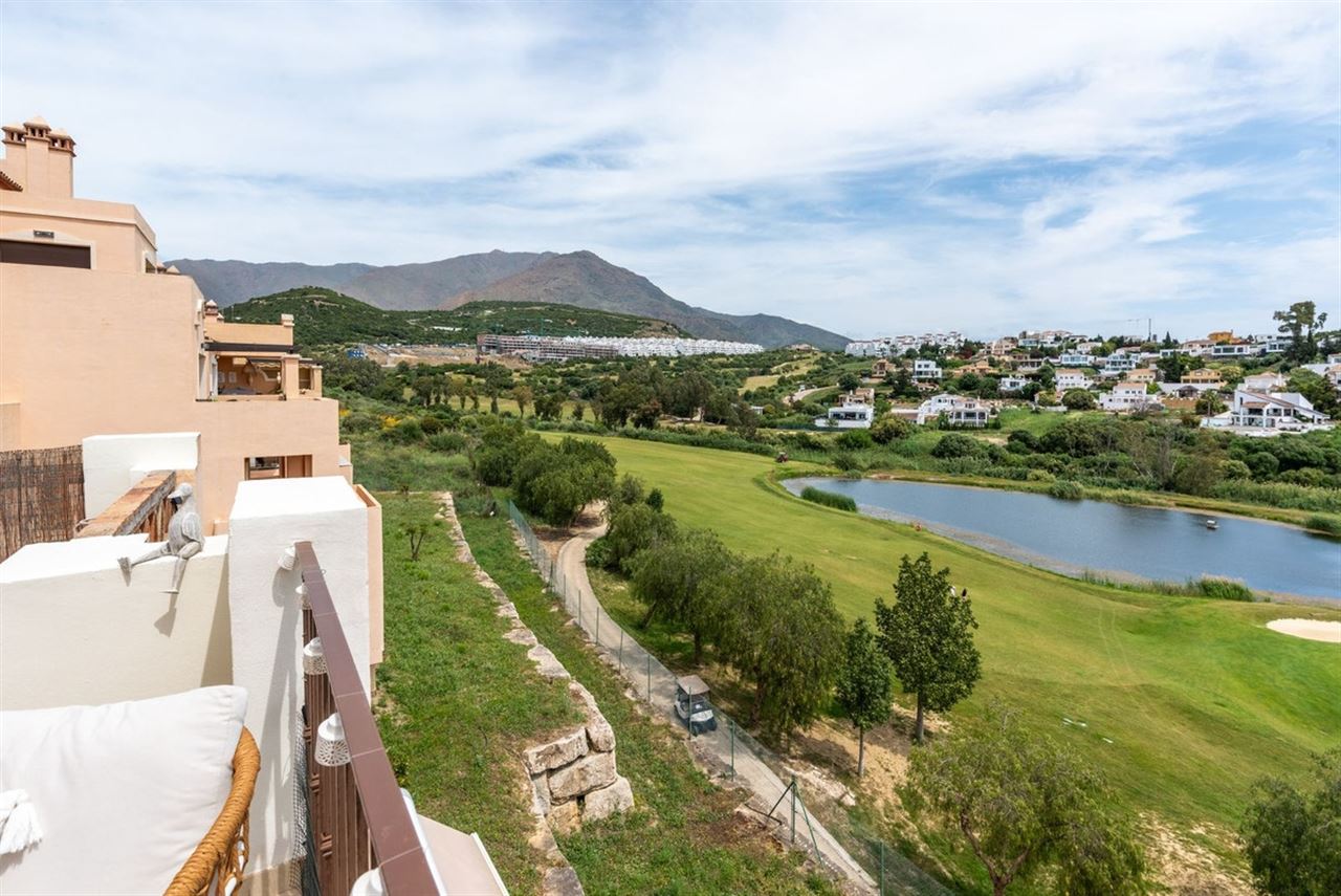 Duplex penthouse in Estepona