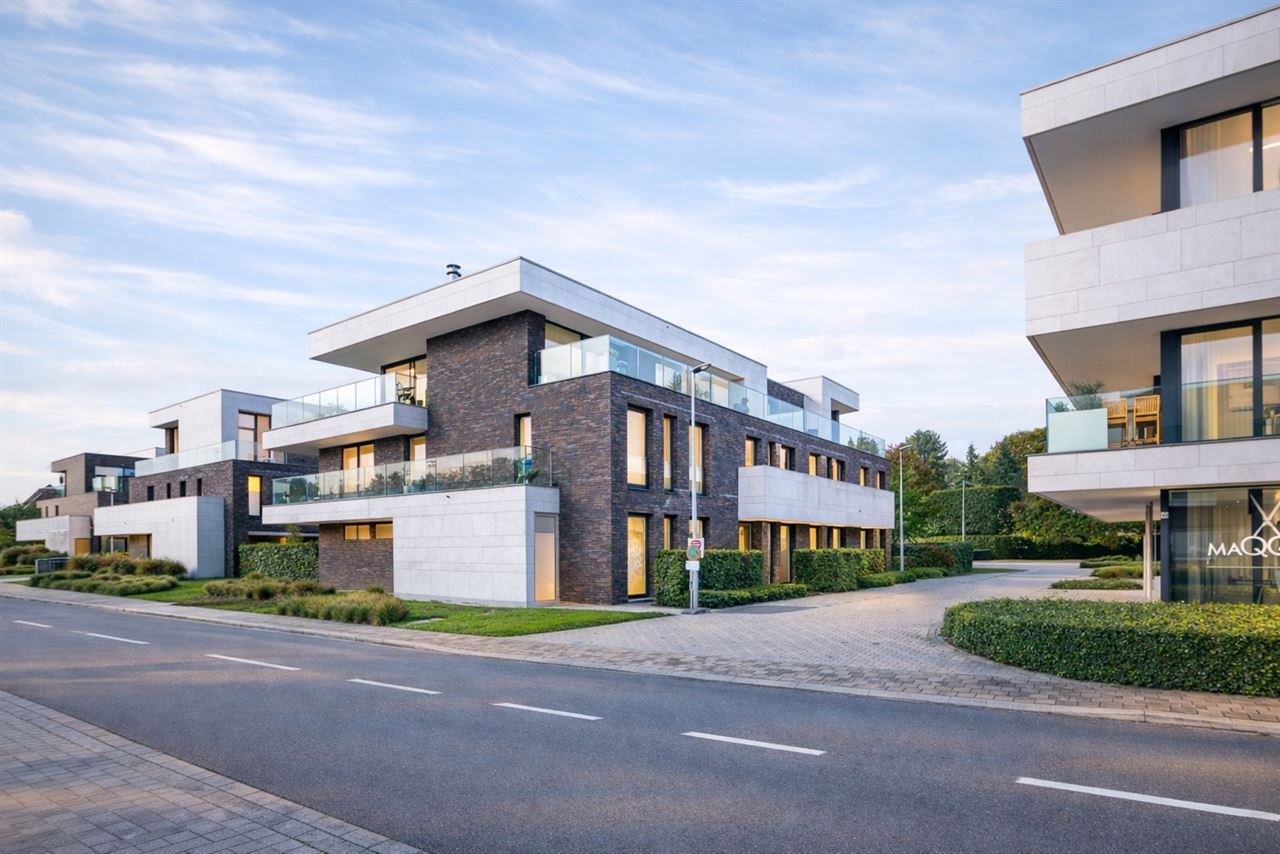 Lichtrijk gelijkvloers appartement met terras en tuinzicht