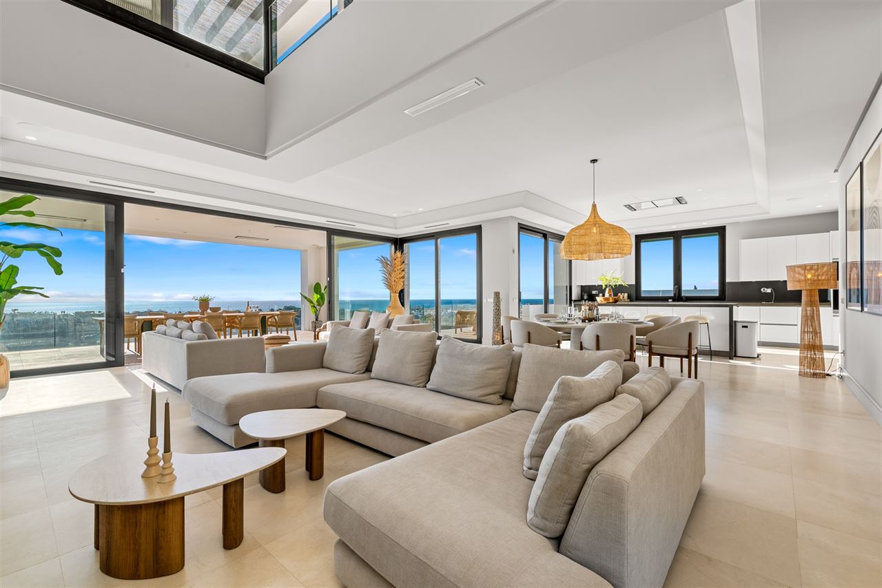 Villa met zee- en golfzicht