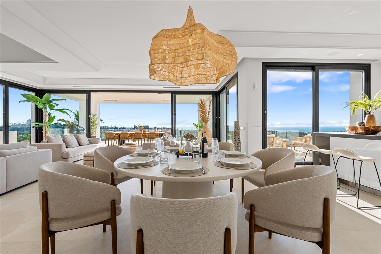 Villa met zee- en golfzicht
