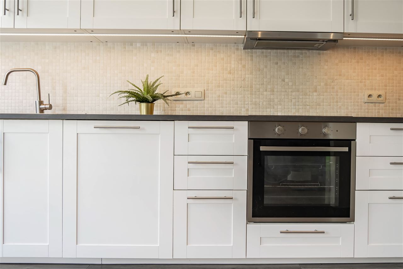 Lichtrijk instapklaar 3-slpk appartement met garage inbegrepen
