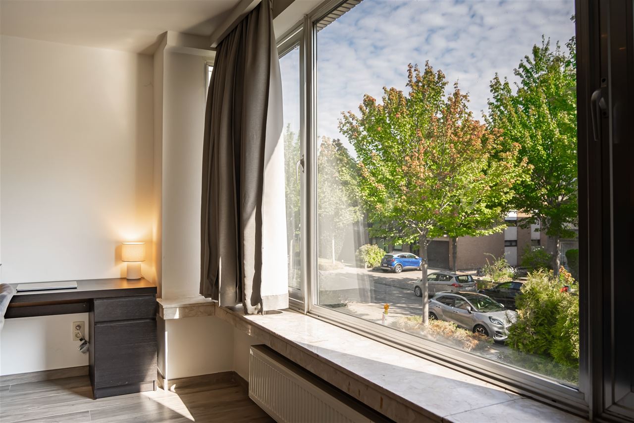 Fris instapklaar 3-slpk appartement met garage inbegrepen