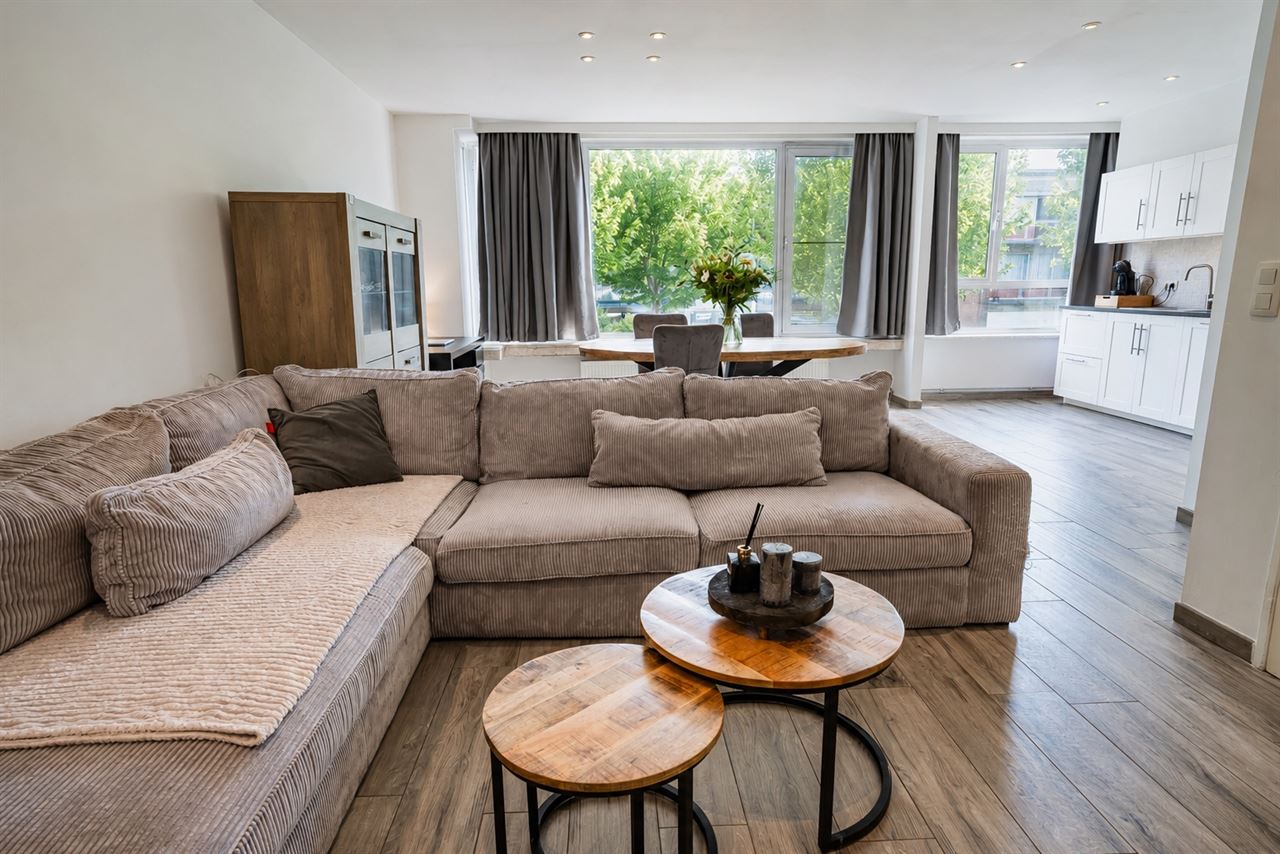 Fris instapklaar 3-slpk appartement met garage inbegrepen