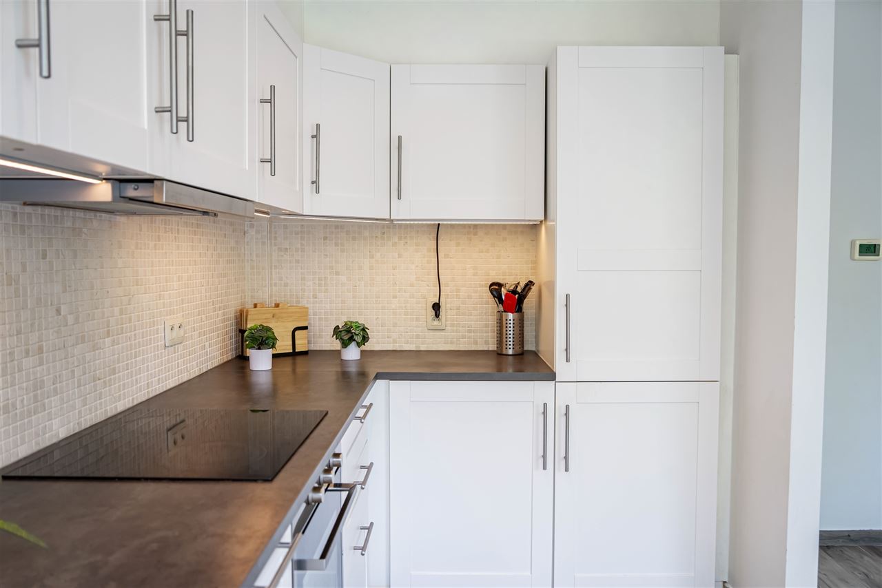 Fris instapklaar 3-slpk appartement met garage inbegrepen