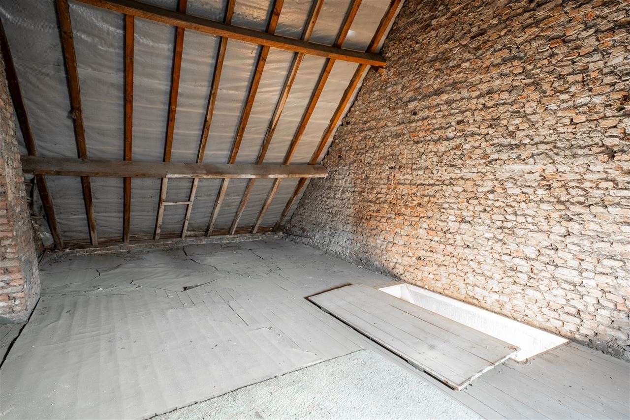 Stadswoning met renovatiepotentieel in hartje Lier
