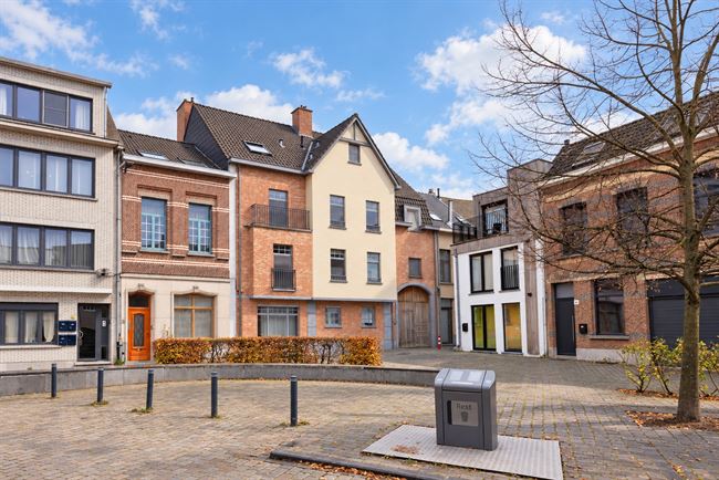 Ruim dakappartement met 50 m² zuidgericht terras + zolder