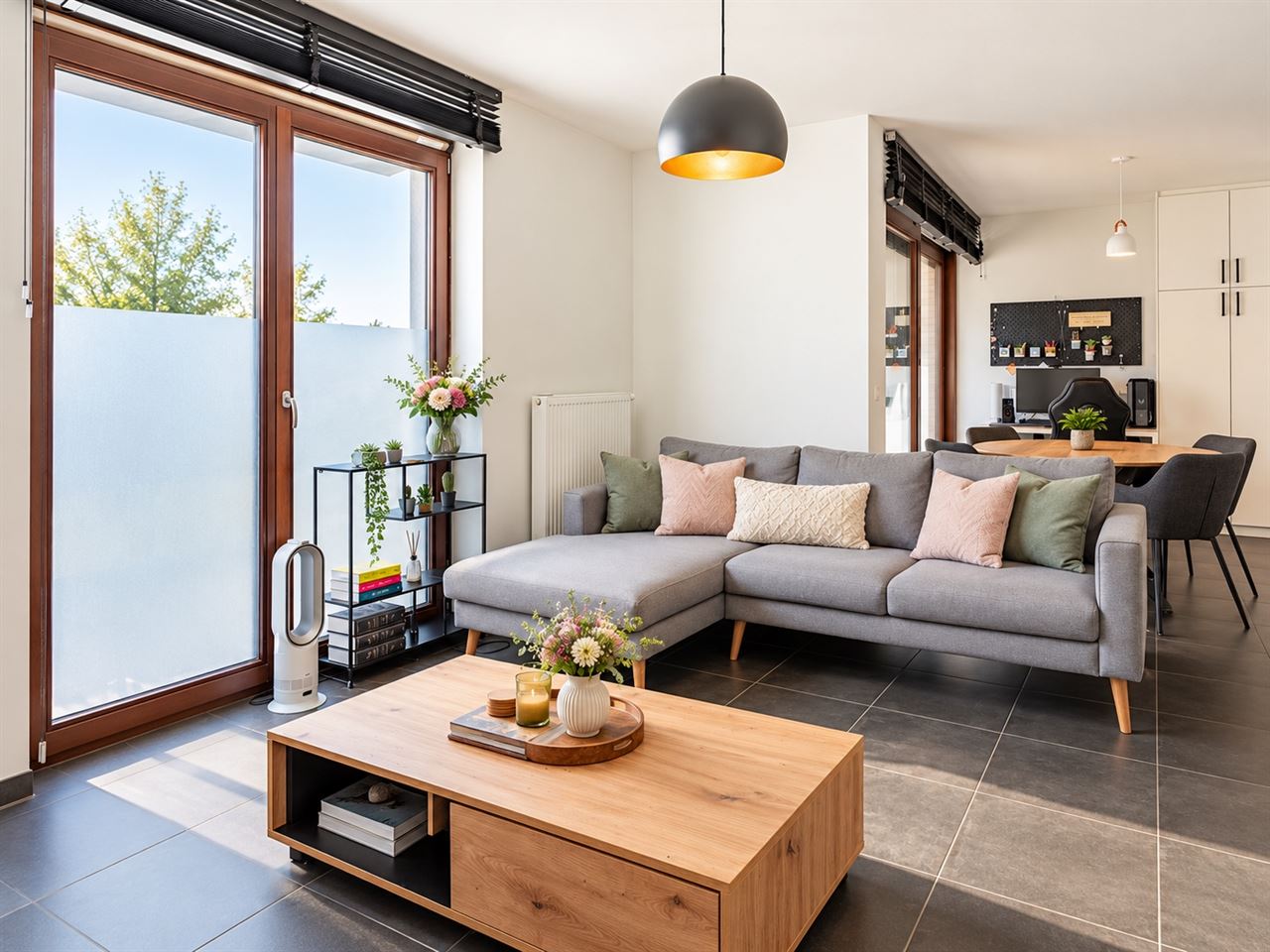 Stijlvol gelijkvloers met terras en tuin in Lier