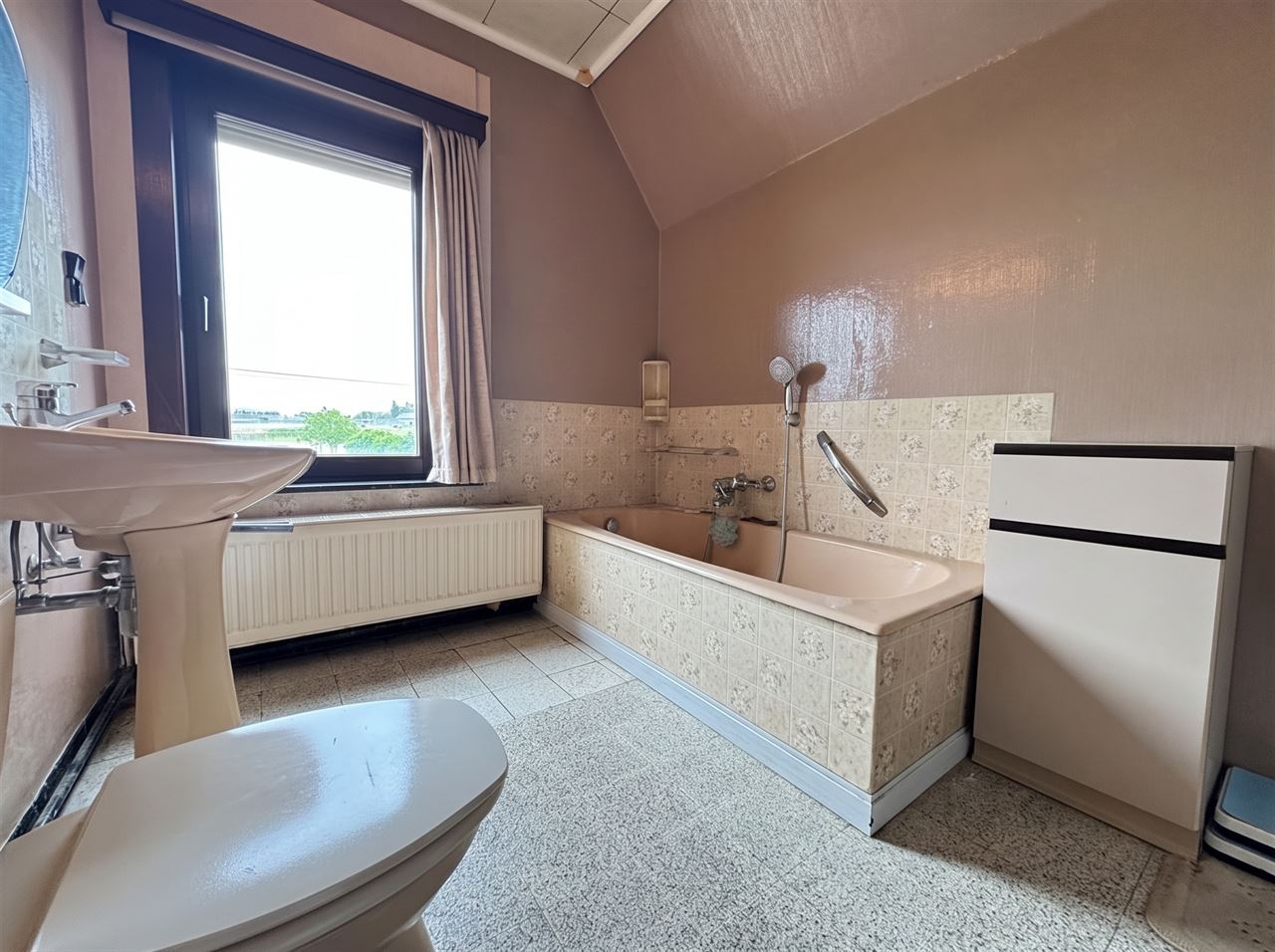 Karaktervolle woning met 4 slaapkamers en mooie tuin