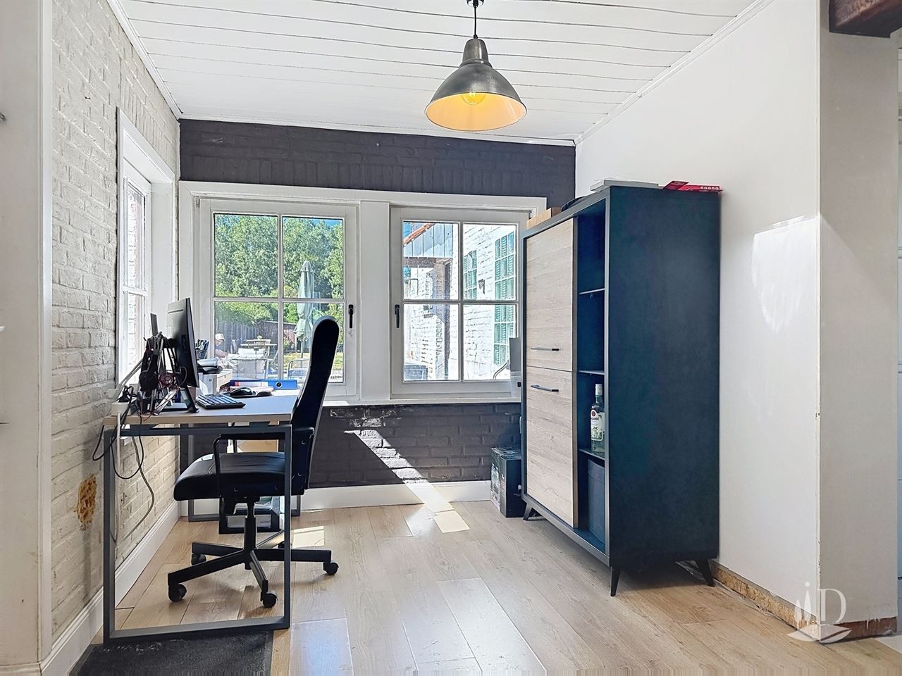 Maison offrant une vue imprenable et un grand jardin