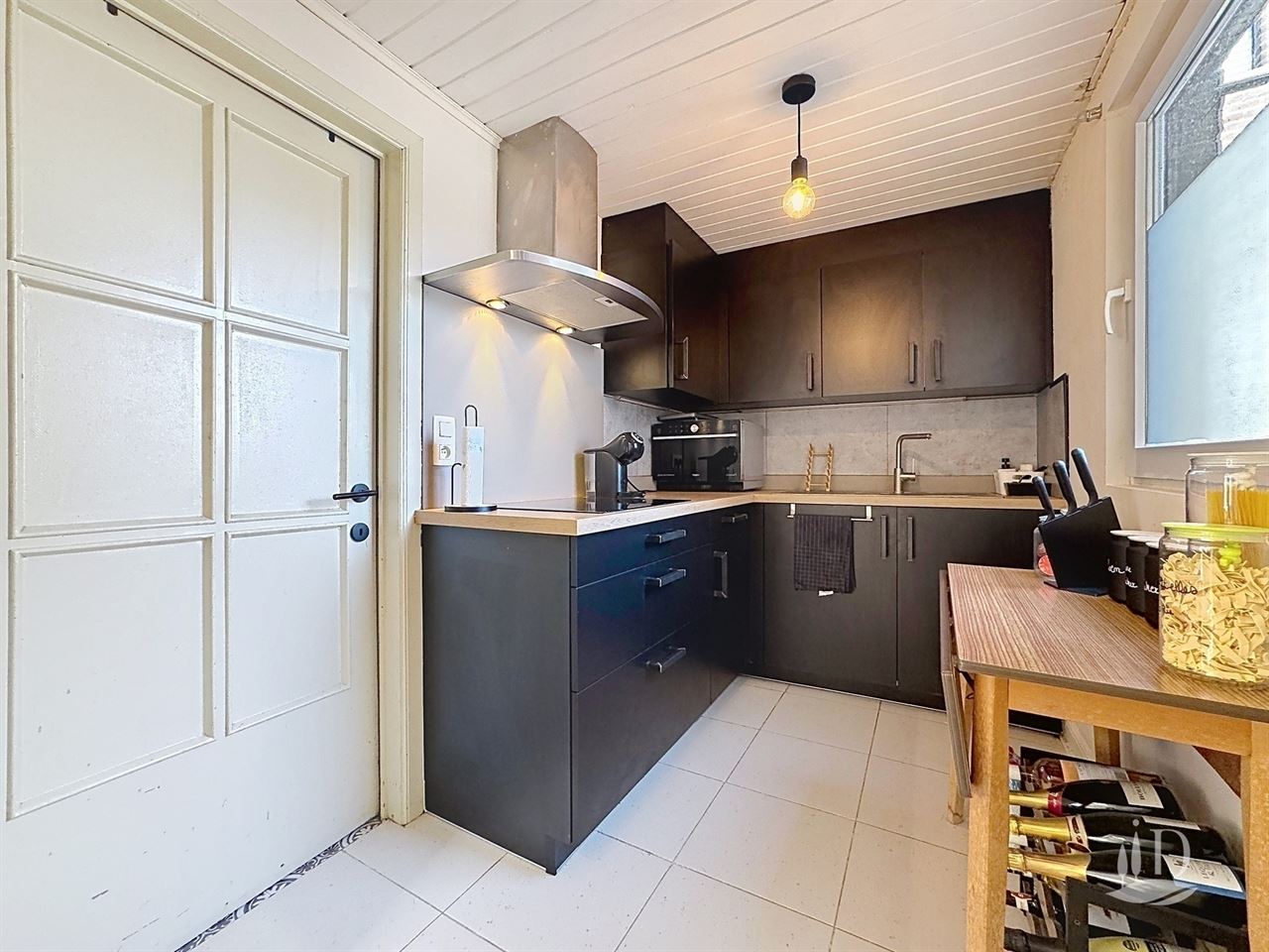 Maison offrant une vue imprenable et un grand jardin