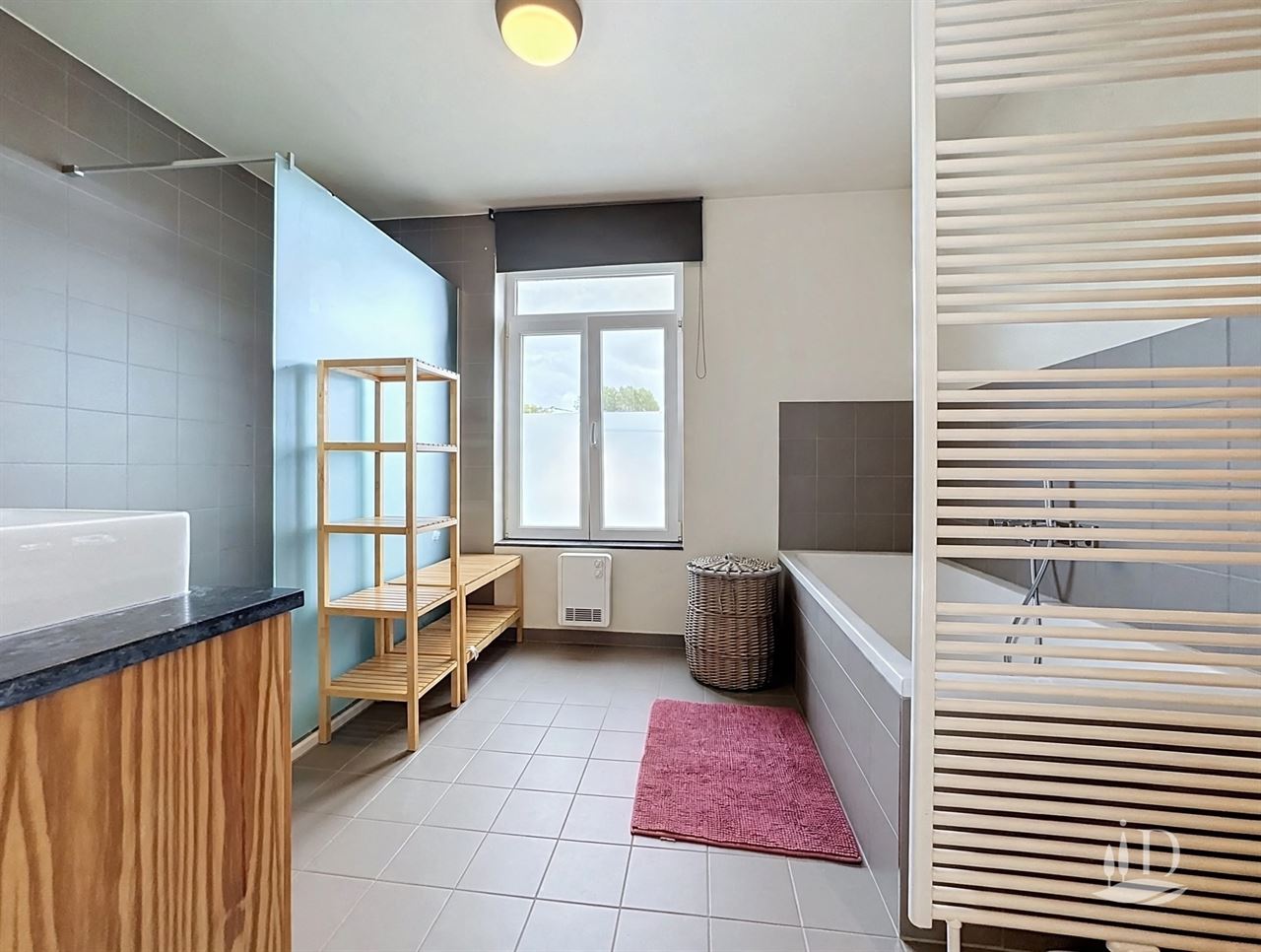 Prachtig gerenoveerde pastorijwoning met zuidgerichte tuin
