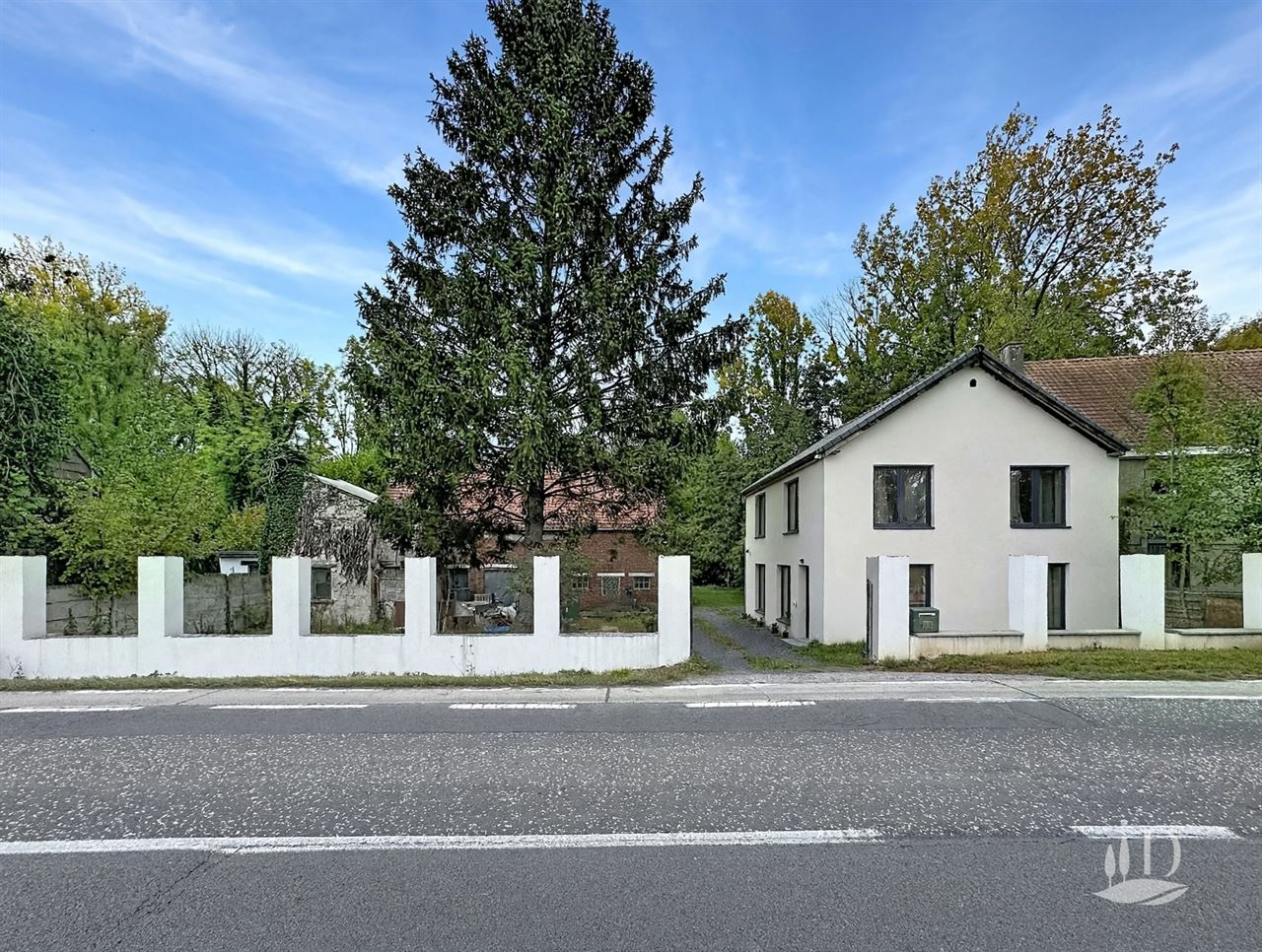 Gerenoveerde woning met 4 slks en ruime tuin