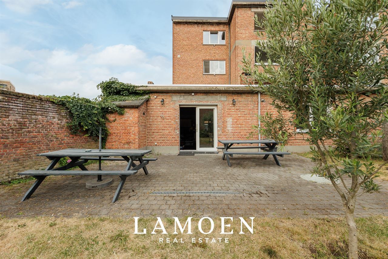 Uitzonderlijk groot gelijkvloersappartement op toplocatie