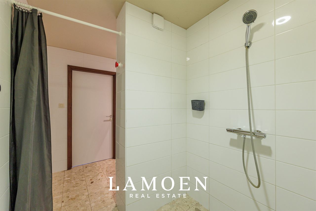 Uitzonderlijk groot gelijkvloersappartement op toplocatie