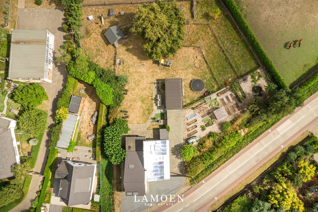 Vrijstaande, energiezuinige woning met geweldige tuin