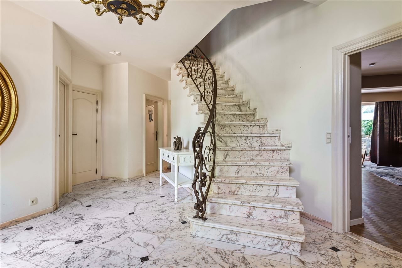 Villa met Franse allure op een royaal domein van 12.482 m²