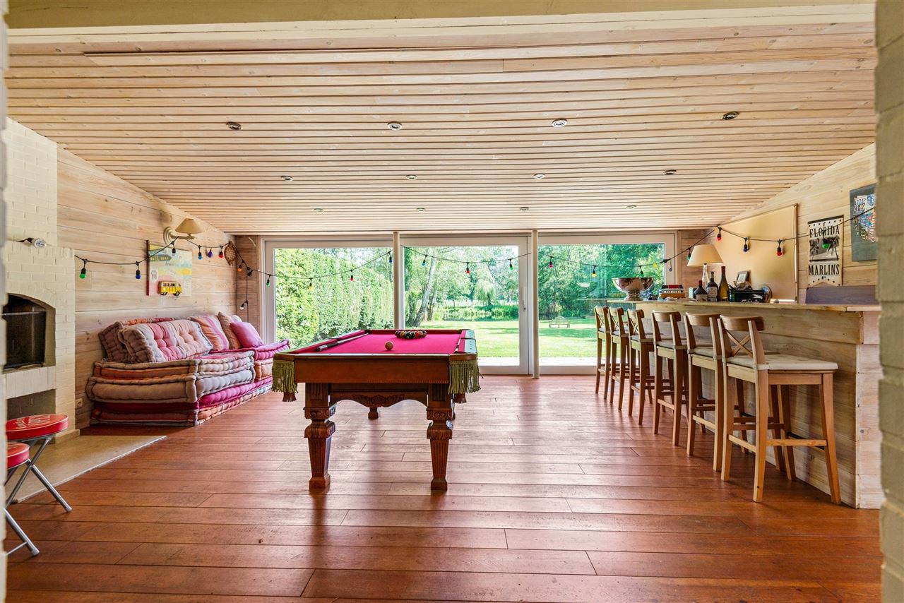Villa met Franse allure op een royaal domein van 12.482 m²