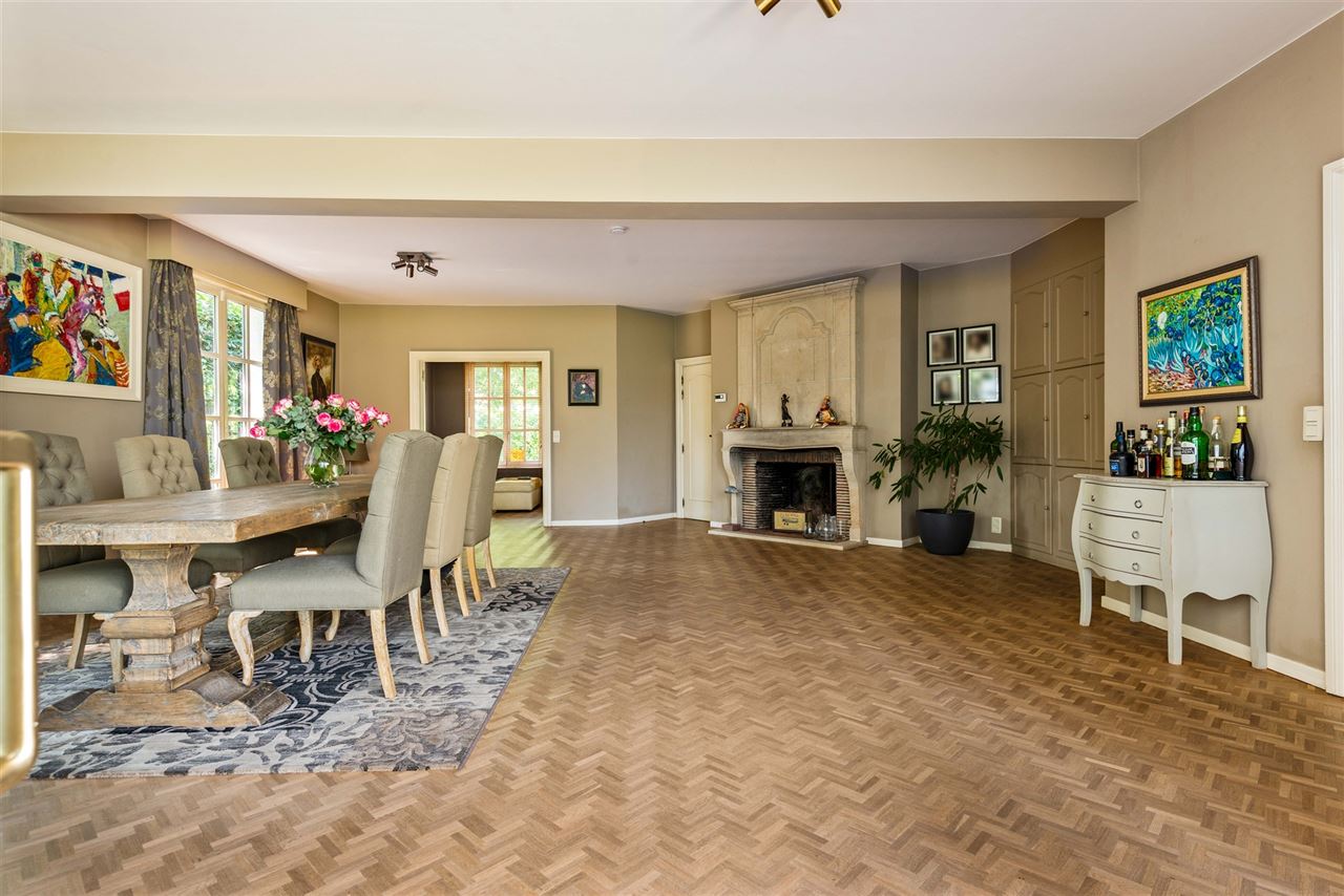 Villa met Franse allure op een royaal domein van 12.482 m²