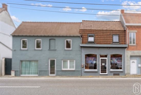 grey-townhouse-facade-street-view