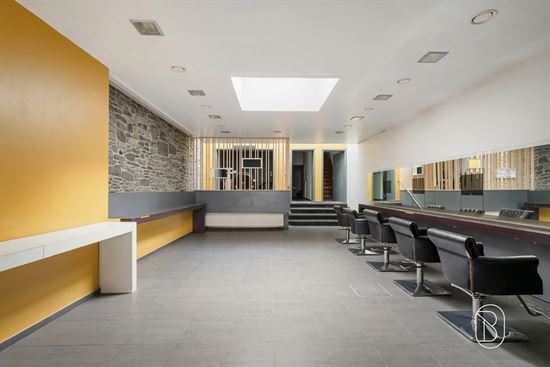 modern-hair-salon-interior