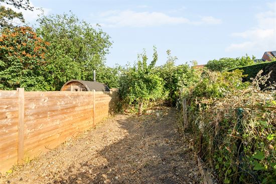 1a999133288e4de8bca750b855057655.jpg