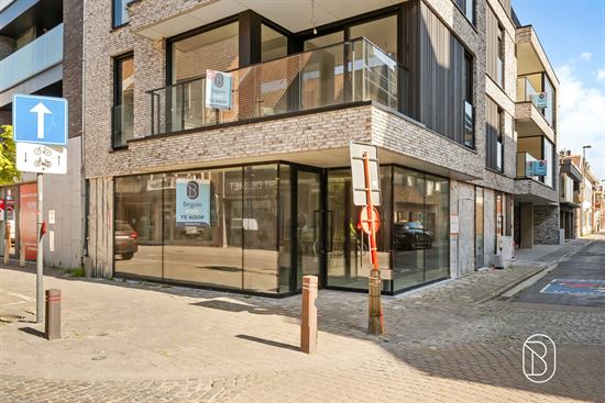 modern-corner-building-exterior