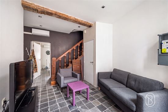 compact-living-room-with-stairs