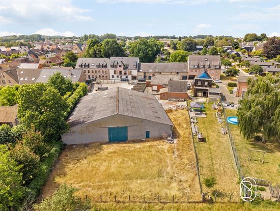 aerial-view-large-shed-and-plot