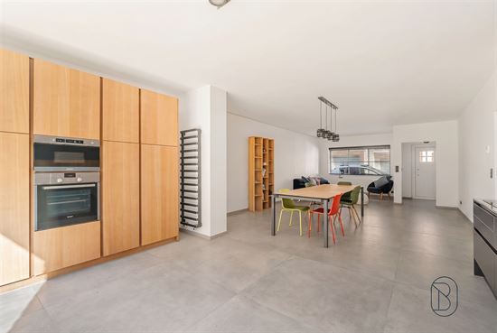 open-plan-kitchen-and-dining-area