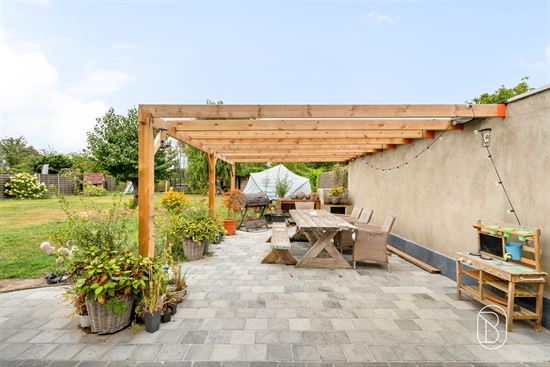 Mooi gerenoveerde woning te Beveren-Leie met 4 kamers