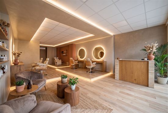 empty-spacious-commercial-office-interior