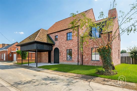 traditional-brick-family-home-exterior