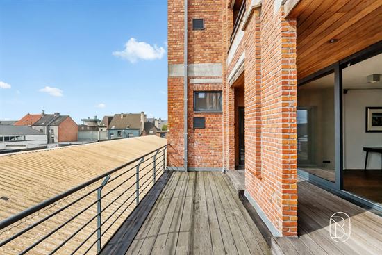 brick-balcony-rooftop-terrace
