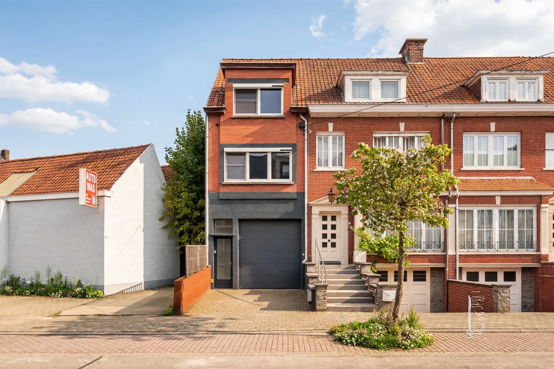 brick-townhouse-facade-exterior