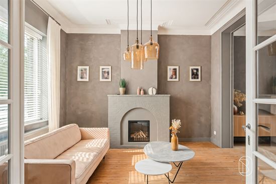 cozy-living-room-with-fireplace