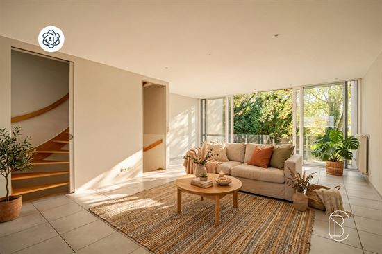 empty-bright-living-room-interior