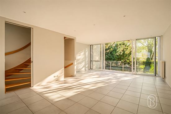 empty-modern-living-room-with-stairs