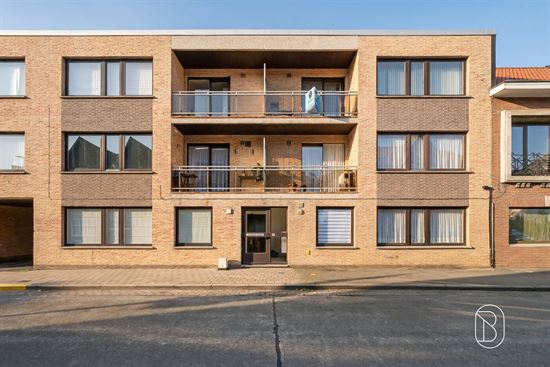 modern-brick-apartment-building-facade
