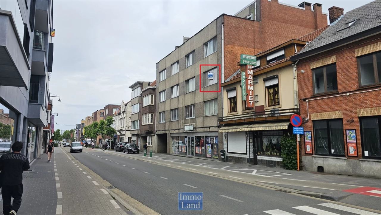 Frisse energiezuinige (EPC B) gerenoveerde studio te vlakbij Quartier Bleu – vrij van huurder. (Meer info via www.immoland.com)