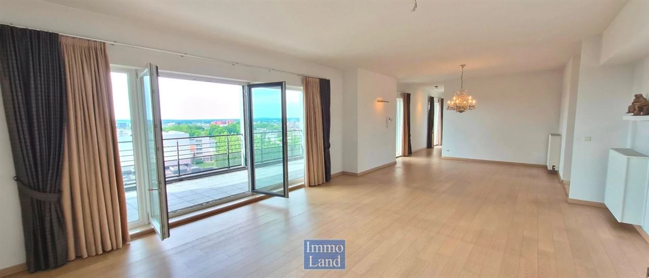 Ruim en energiezuinig appartement van 140 m2 met een groot terras van 40m².