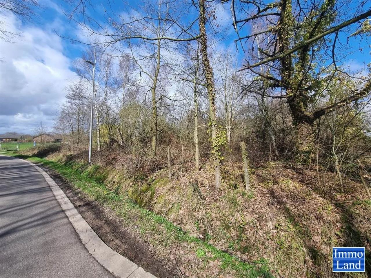 Perceel grond van 75are, gelegen in agrarisch gebied op de grens Hasselt - Diepenbeek, omgeving Mombeekdreef.