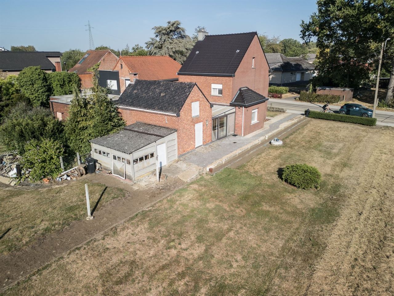 Op te frissen woning te koop aan de Gijmelsesteenweg in Langdorp