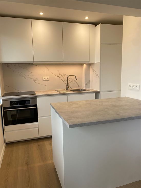 NERVIENS 53 NV5C AVENUE