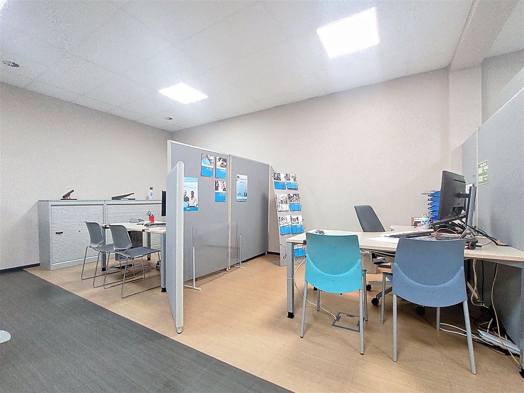 Bureaux à louer à Arlon - photo 4