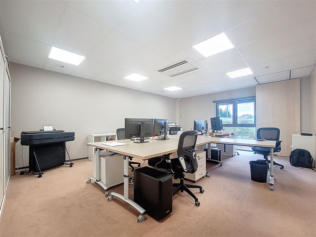 Bureaux à louer à Arlon - photo 3