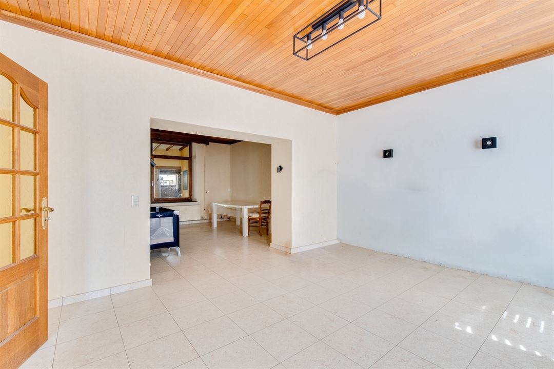 Maison familiale avec double garage et vaste terrain de 22 ares à Virton - photo 3