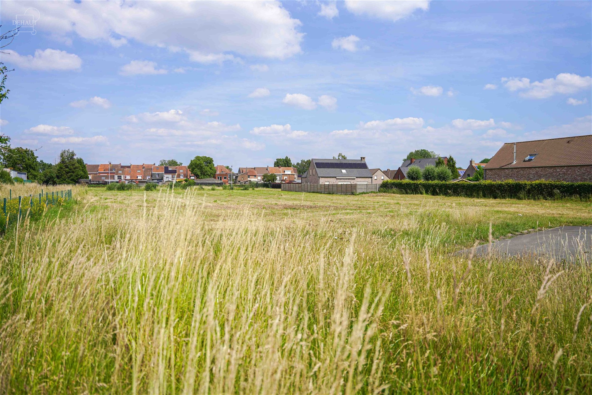 Perceel van ca. 1.299 m² in een verkaveling, ideaal gelegen in een rustige, gewilde wijk van COMINES aan het einde van een doodlopende weg.
Een gewe...